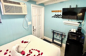 The Pelican Key Largo Cottages