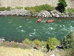 Yellowstone River Suites