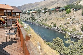 Yellowstone River Suites