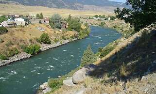 Yellowstone River Suites