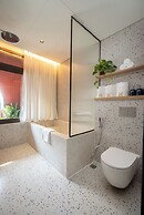 Me Saigon Boutique Hotel