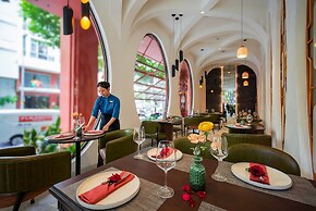 Me Saigon Boutique Hotel