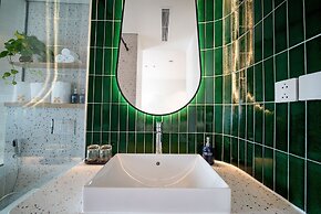 Me Saigon Boutique Hotel