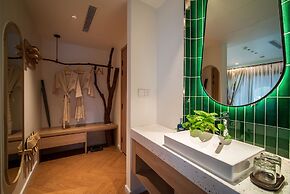 Me Saigon Boutique Hotel