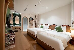 Me Saigon Boutique Hotel