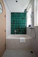 Me Saigon Boutique Hotel