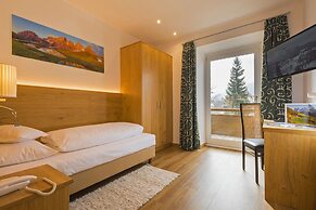 Hotel Dolomiten