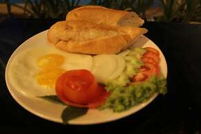 Tropical Breeze Guesthouse