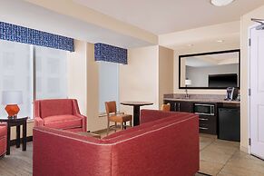 Hampton Inn & Suites Madison / Downtown