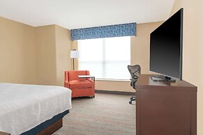 Hampton Inn & Suites Madison / Downtown