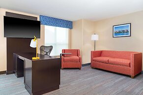 Hampton Inn & Suites Madison / Downtown