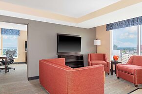 Hampton Inn & Suites Madison / Downtown