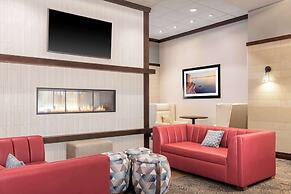 Hampton Inn & Suites Madison / Downtown