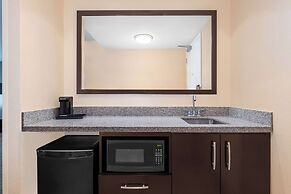 Hampton Inn & Suites Madison / Downtown