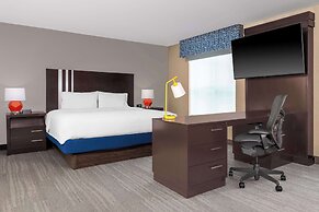 Hampton Inn & Suites Madison / Downtown