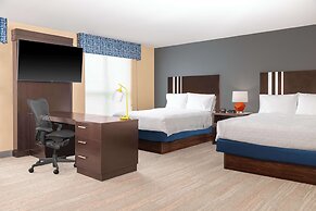 Hampton Inn & Suites Madison / Downtown