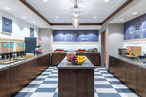 Hampton Inn & Suites Madison / Downtown