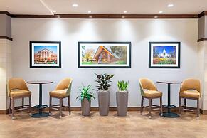 Hampton Inn & Suites Madison / Downtown