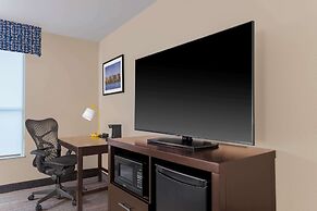 Hampton Inn & Suites Madison / Downtown