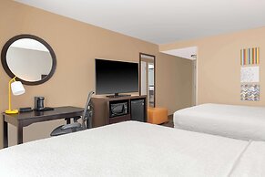 Hampton Inn & Suites Madison / Downtown