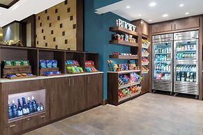 Hampton Inn & Suites Madison / Downtown