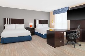 Hampton Inn & Suites Madison / Downtown