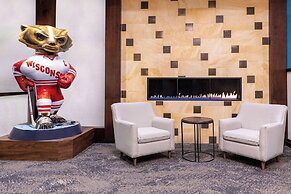 Hampton Inn & Suites Madison / Downtown