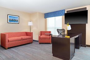Hampton Inn & Suites Madison / Downtown