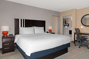 Hampton Inn & Suites Madison / Downtown