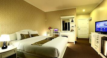 Victoria Nimman Hotel
