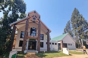 Gooderson Monks Cowl Golf Resort