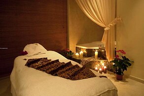 Magnum Hotel & Suites West Bay