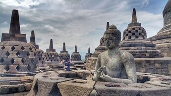 Sarasvati Borobudur