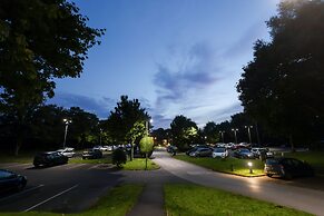 Waterside Hotel & Leisure Club