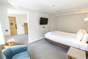 Waterside Hotel & Leisure Club