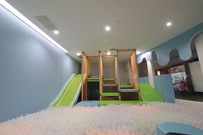 Long Beach Garden Hotel and Pavilions