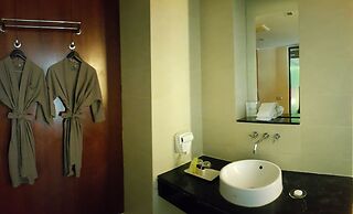 Long Beach Garden Hotel and Pavilions