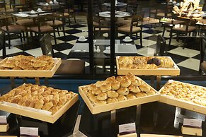 Long Beach Garden Hotel and Pavilions