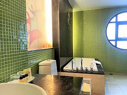 Long Beach Garden Hotel and Pavilions