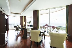 Long Beach Garden Hotel and Pavilions