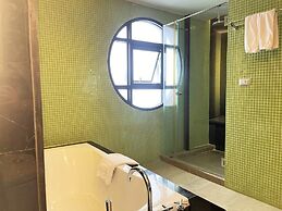 Long Beach Garden Hotel and Pavilions