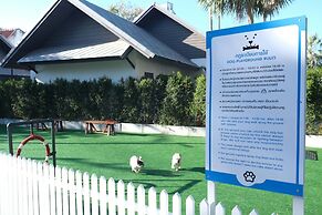 Long Beach Garden Hotel and Pavilions