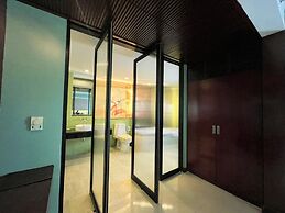 Long Beach Garden Hotel and Pavilions