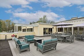 Airlie Hotel