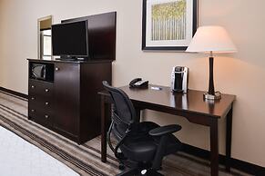 Holiday Inn Express Hotel & Suites Emporia Northwest by IHG