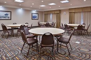 Holiday Inn Express Hotel & Suites Emporia Northwest by IHG