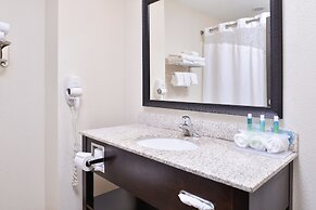 Holiday Inn Express Hotel & Suites Emporia Northwest by IHG