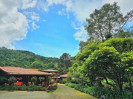 Hotel de Montaña Suria