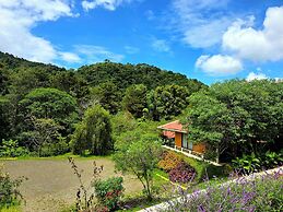 Hotel de Montaña Suria