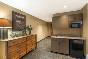 Best Western Plus Kelly Inn & Suites